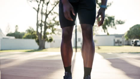 Athlete experiencing knee pain