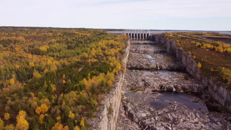 Robert-Bourassa-Wasserkraftwerk-Kraftwerk-überlauf-Quebec-Kanada