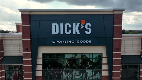 dick's sporting goods store exterior