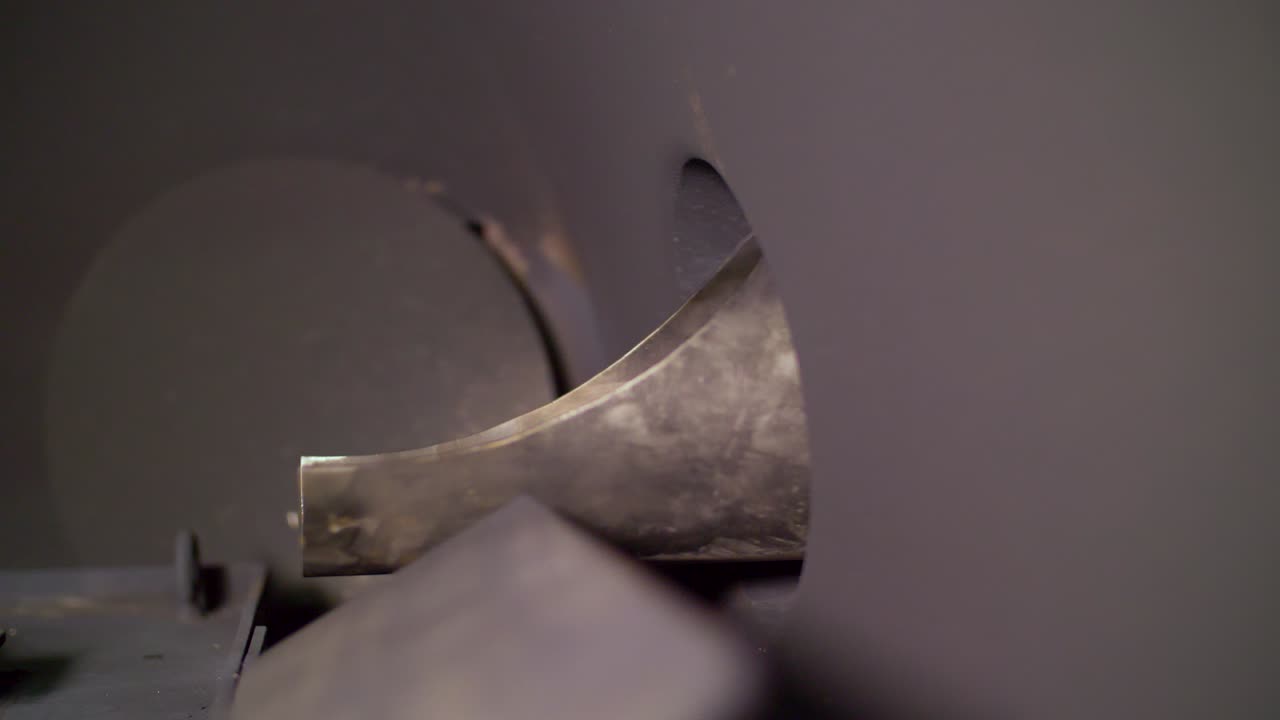 파이프가 플라즈마 아크로로 이동