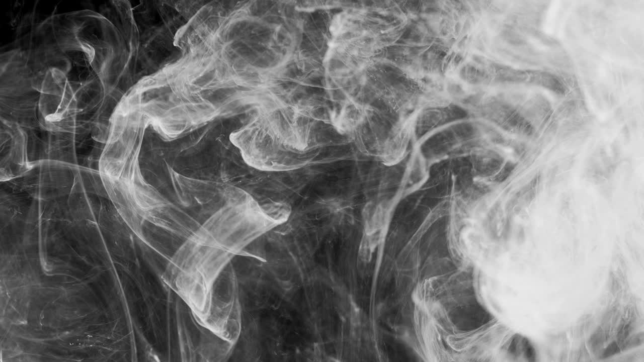 잉크 연기 전환 - 잉크 또는 연기를 은 전환 애니메이션. 연기 형태의 흑백 추상화