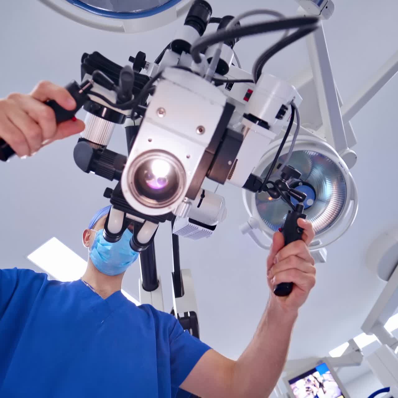 moderne udstyr i operationsstuen