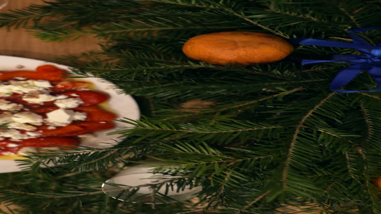 치즈, 햄, 과일 을 은 크리스마스 사쿠테리 보드