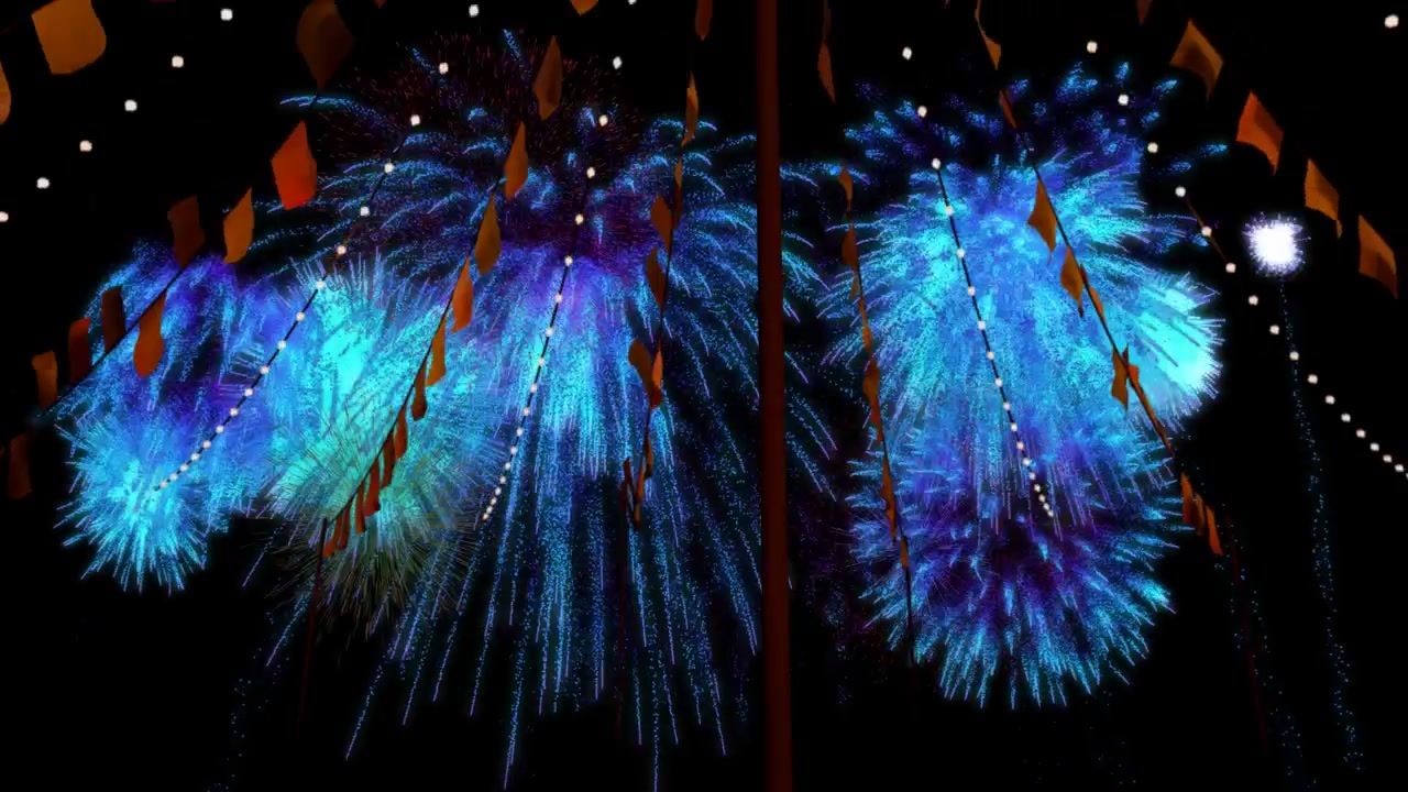 Lanciatori che sparano fuochi d'artificio, con fuochi d'artificio ciano che formano un baldacchino sopra un albero con bandiere illuminate per un festival.