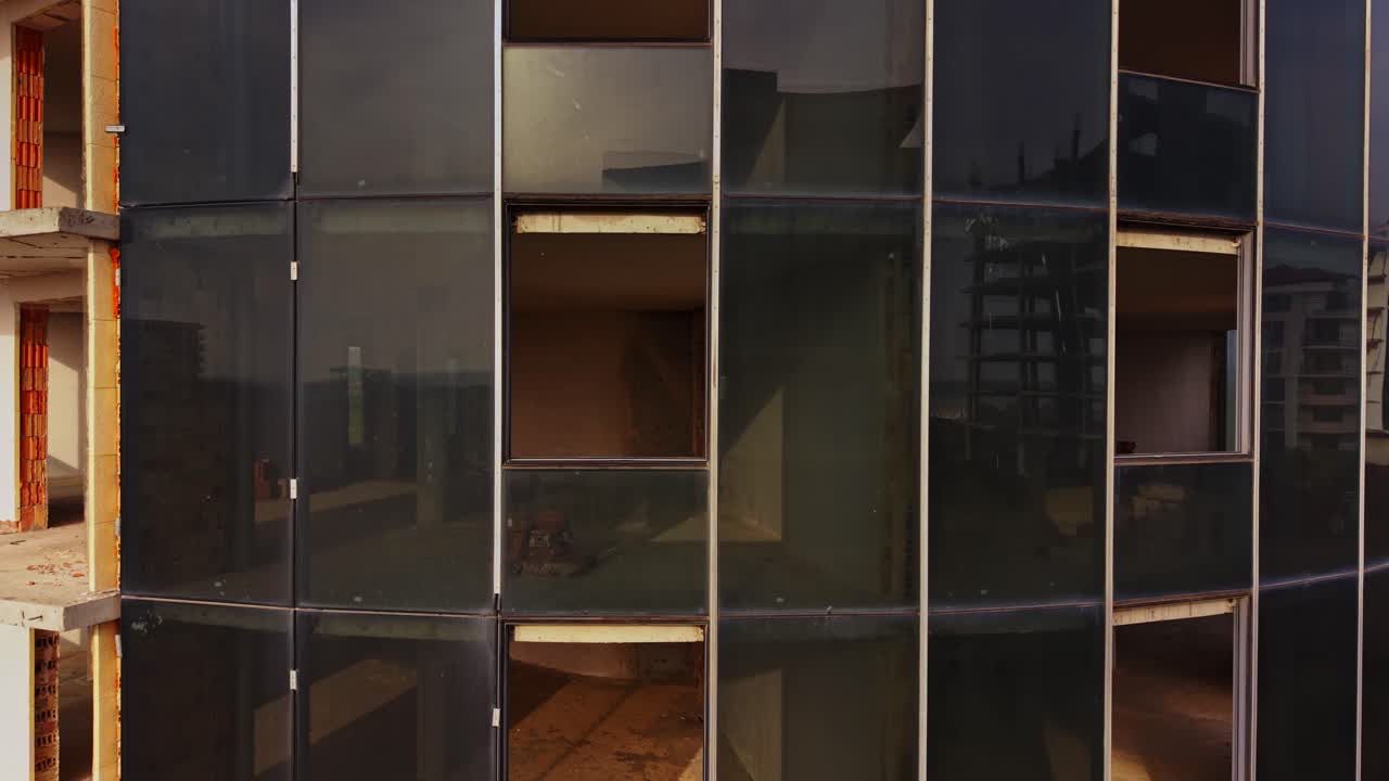 Exploring the architecture of a partially constructed building from above