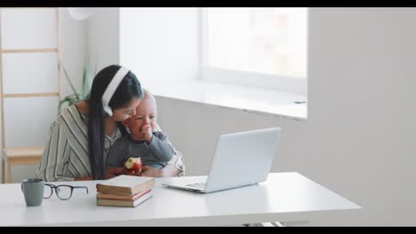 mother and baby video call