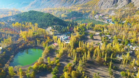 Aerial-View-Over-Lower-Kachura-Lake,-also-known-as-Shangrila-Lake-Near-Skardu-In-Gilgit−Baltistan