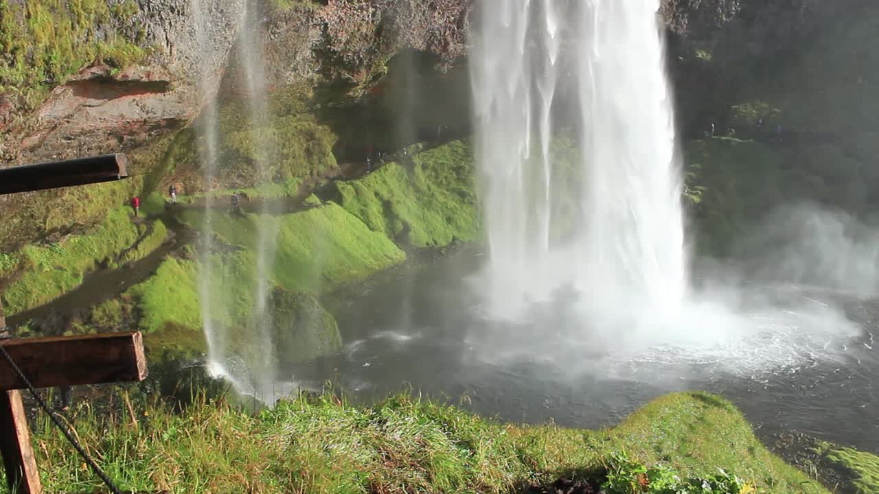 cascada islandesa, seljalandsfoss en el sur de islandia