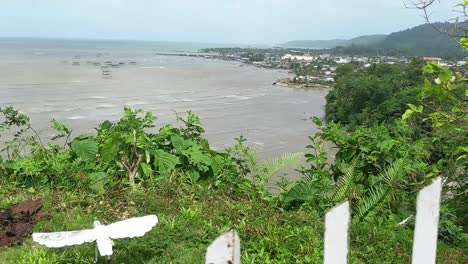 Una-Panorámica-Horizontal-Del-Restaurante-Con-Vista-Al-Mar-En-Bislig