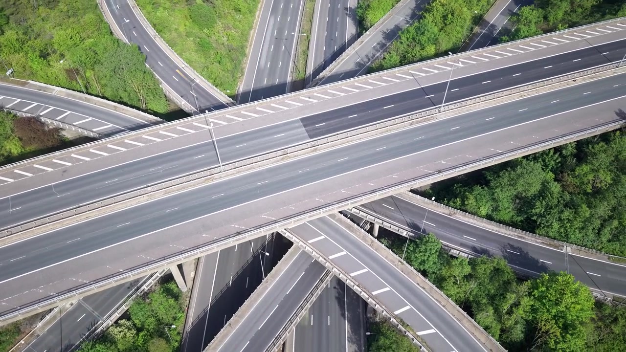 Hyperlapse esittelee monimutkaista tyhjien teiden verkostoa suuressa moottoritieliittymässä