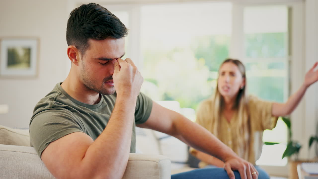 pareja, pelean y gritan por el divorcio