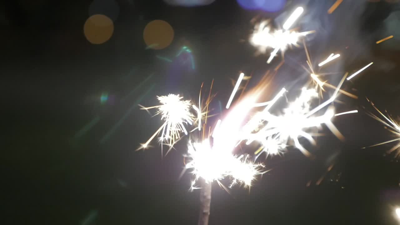 Sparkler di notte