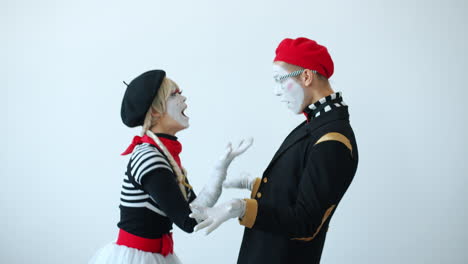 mime couple performance