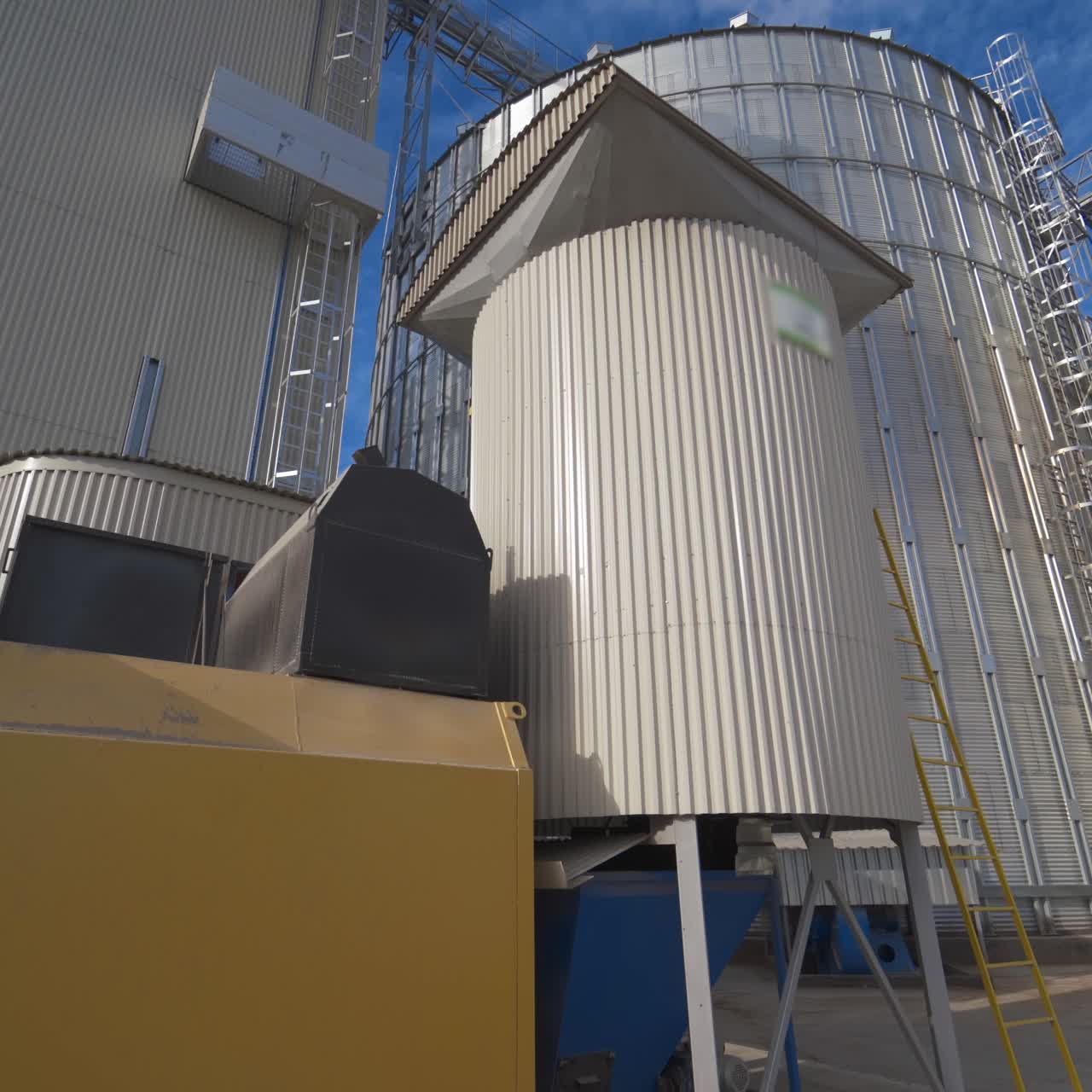 Grain elevator for storing wheat and other cereal grains. Agricultural Silos