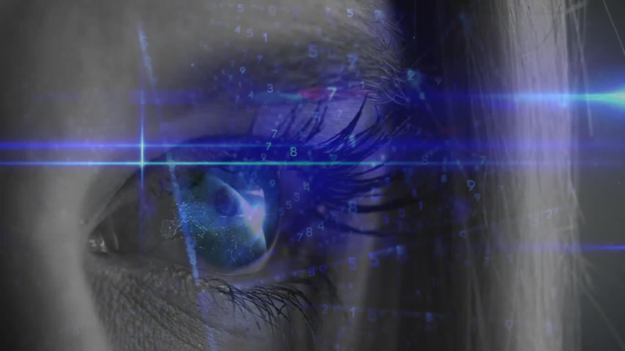 animación del procesamiento de datos y codificación binaria sobre el ojo azul