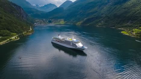 Cruise-Liners-On-Geiranger-fjord,-Norway