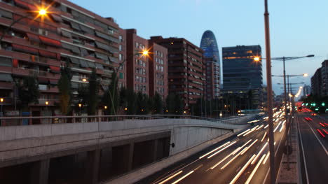 Barcelona-Abenddämmerung-Schwenk-Dämmerung-Zeitraffer