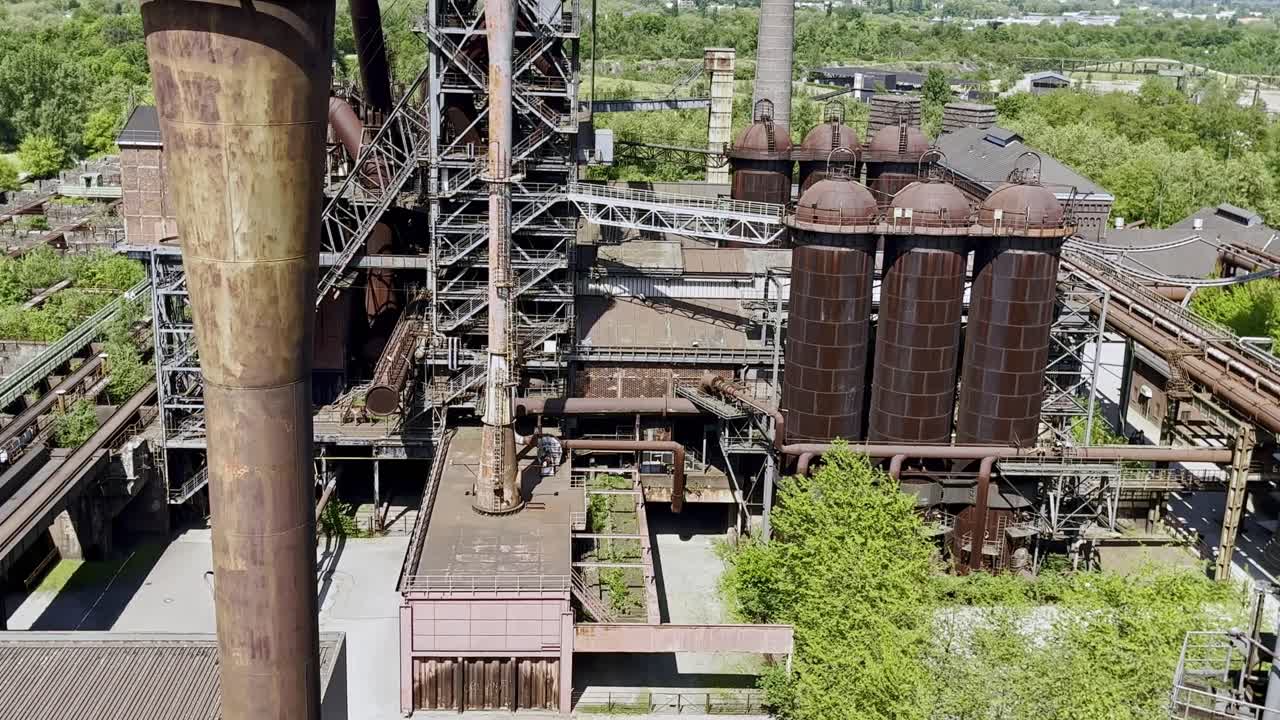 독일 듀스부르크 의 옛 역사적 산업 구역 에 있는 고형 오븐