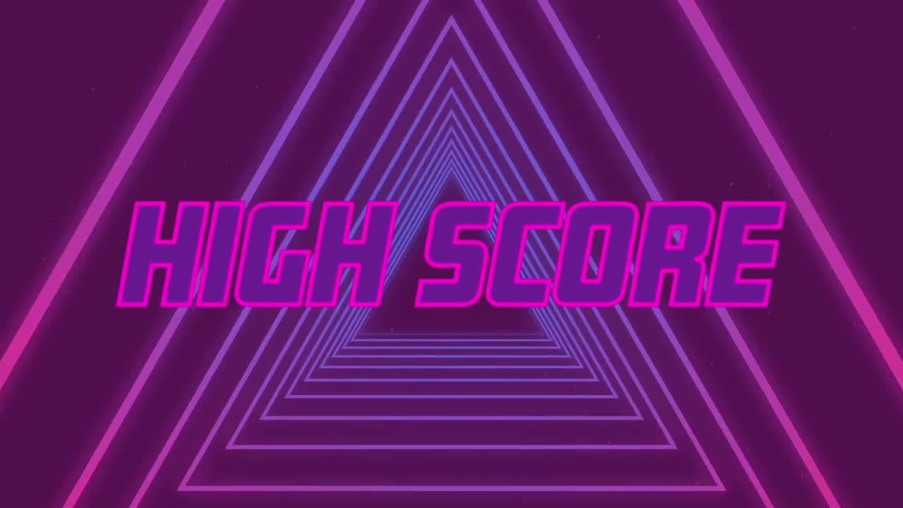 texto de puntaje alto púrpura contra triángulos de neón en movimiento continuo sobre fondo púrpura