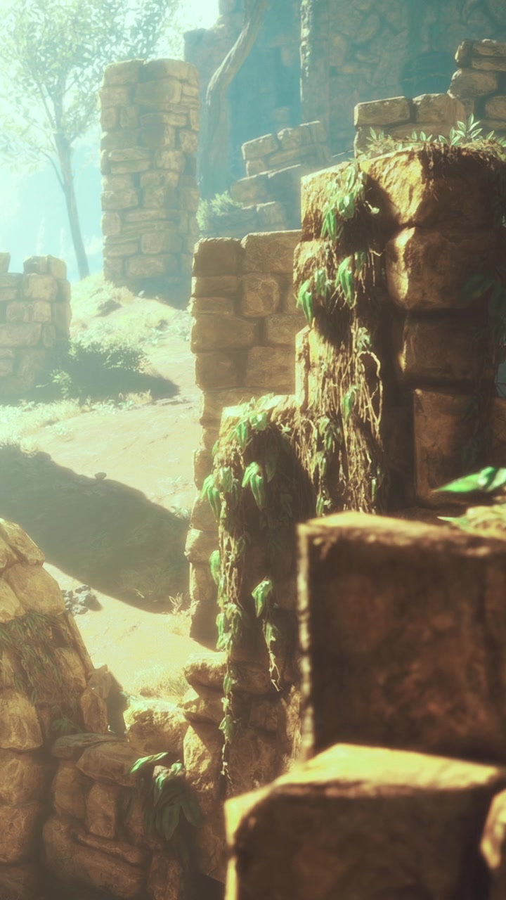 Ruinas de piedra cubiertas de plantas en un paisaje soleado durante el día