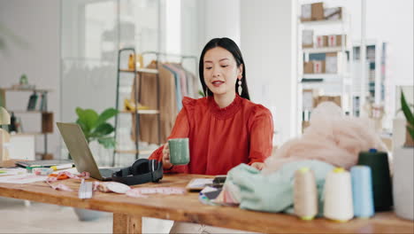 Mujer-Diseñadora-De-Moda-Planeando-Su-Pequeña-Empresa.