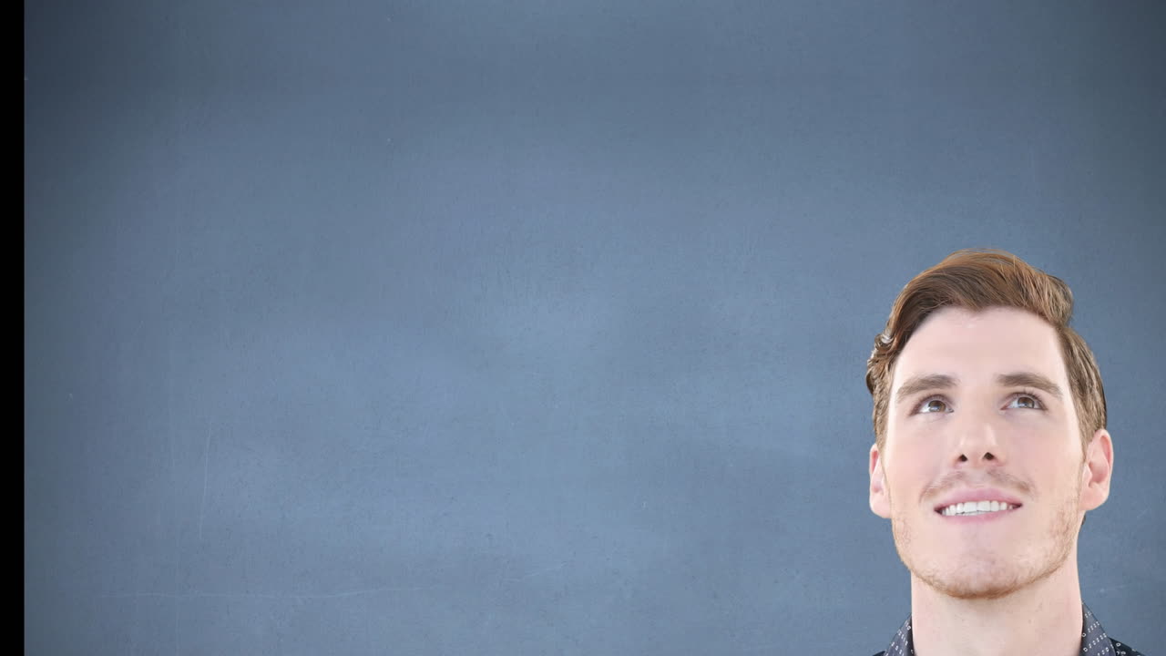 animación de un hombre caucásico mirando a su alrededor contra un fondo de textura azul con espacio de copia.