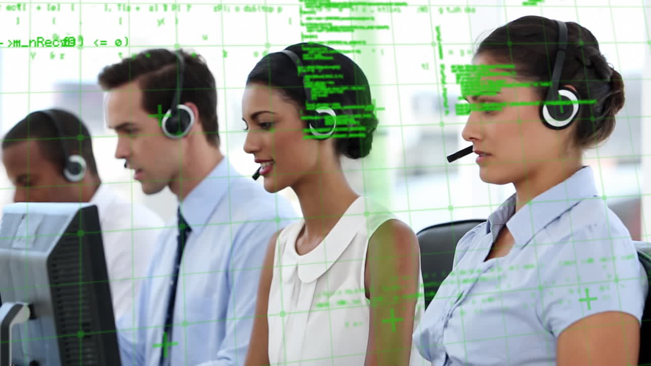 animación del procesamiento de datos sobre personas de negocios que usan auriculares telefónicos