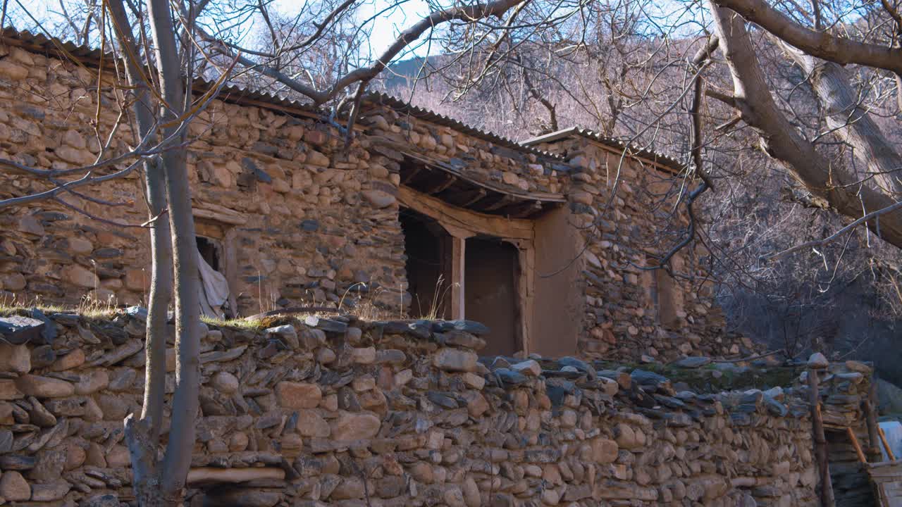 우즈베키스탄 센토브 마을 산 실크로드의 오래된 석조 건물