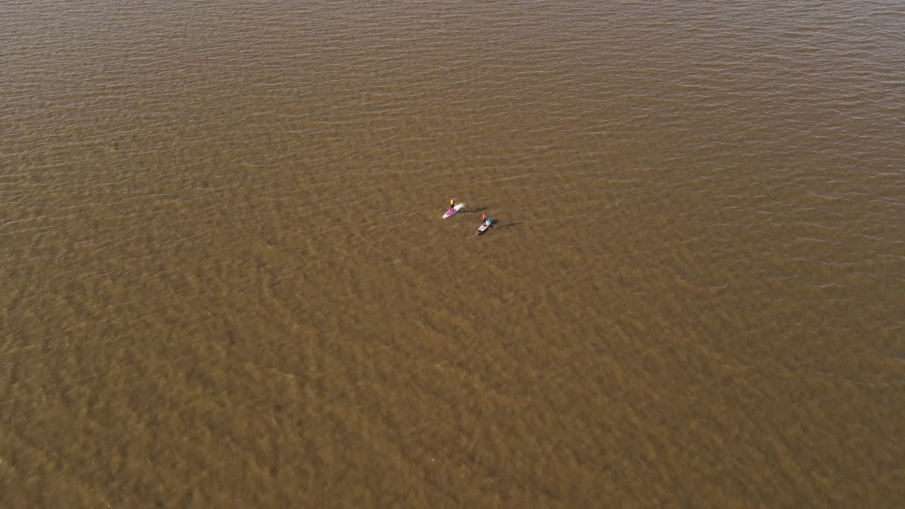 어두운 아마존 강 공중에서 카약 보트 모험 일기