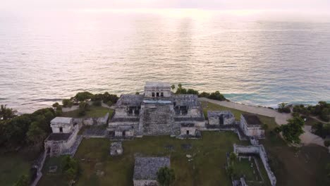 Zona-Arqueologica-Tulum-Mexico,-Mar-Caribe,-Playa,-Vista-Aerea