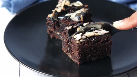 chocolate brownies with almonds