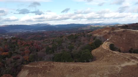 Vista-Aérea-Del-Horizonte-En-El-Monte-Wakakusa,-Nara