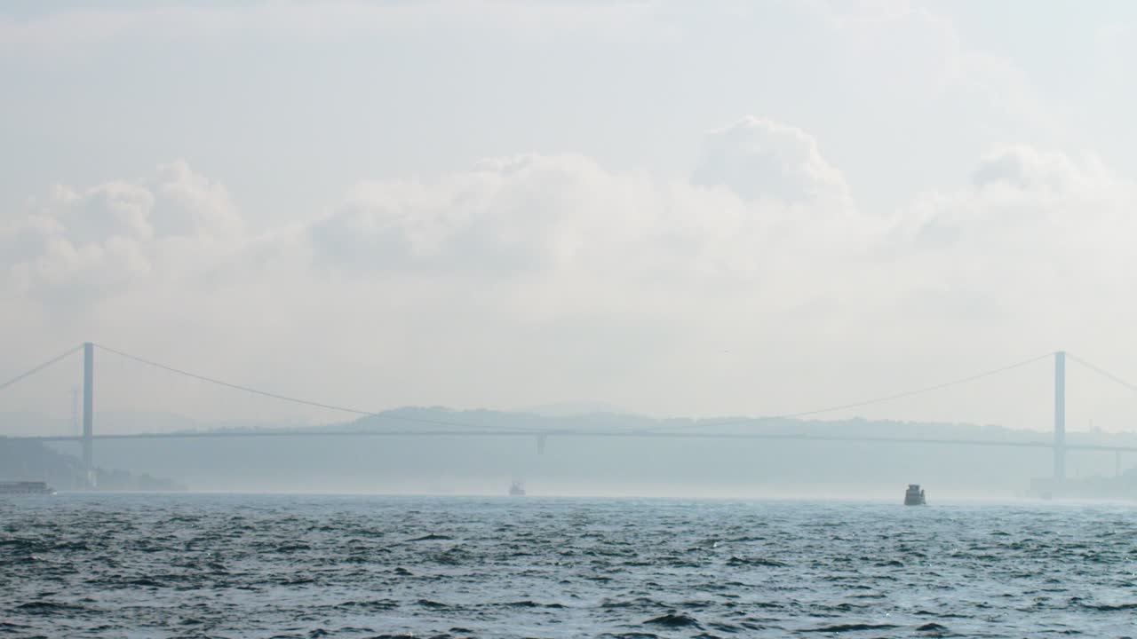 터키 이스탄불 보스포루스 해가 지는 구름이 가득한 하늘, 배, 해파리, 바다, 이스탄불