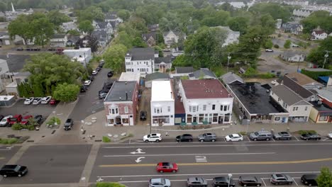 Downtown-New-Buffalo,-Michigan-with-drone-video-moving-sideways