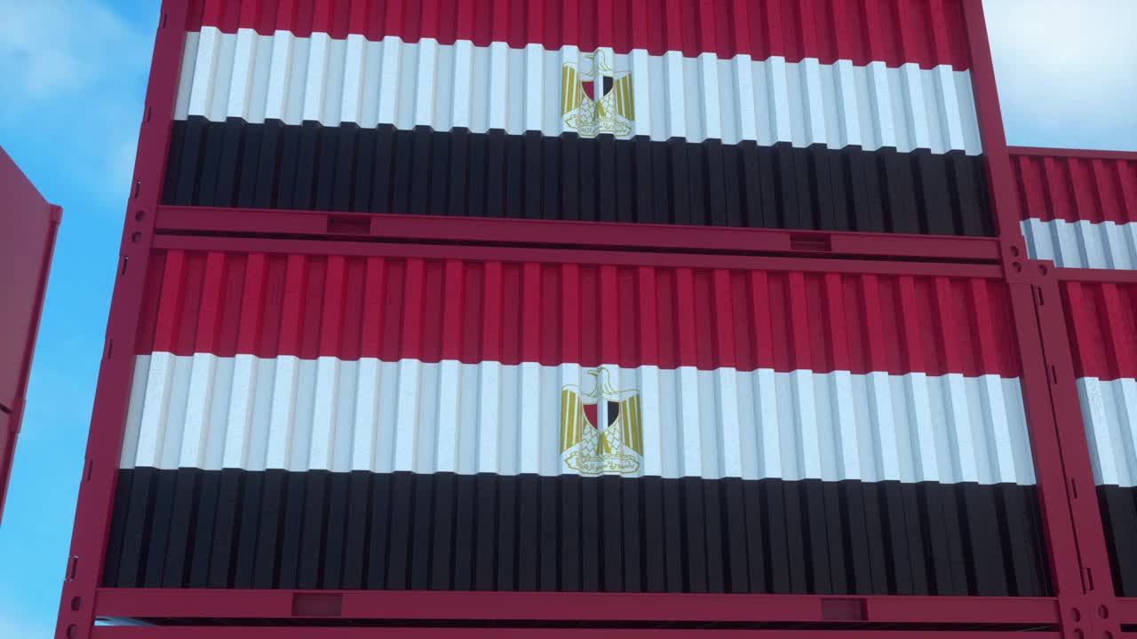 이집트 국기 컨테이너는 콘테이너 터미널에 위치하고 있습니다. 이집트 수출 또는 수입 개념, 4k