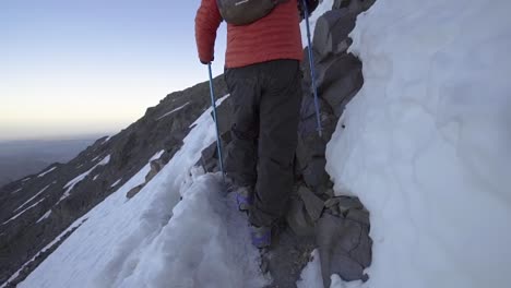 Wanderer-Auf-Bergpfad