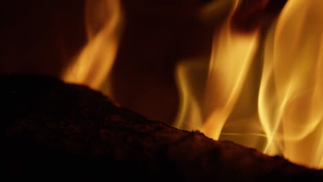 cámara lenta cerca de fuego