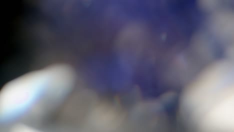 imágenes de fugas de luz multicolor sobre fondo negro, transiciones de superposiciones de fugas de destellos de lente
