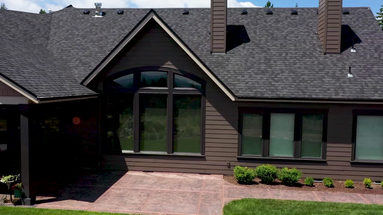 casa de lujo en yamhill, oregon, fotografiada por un dron mavic 2 pro