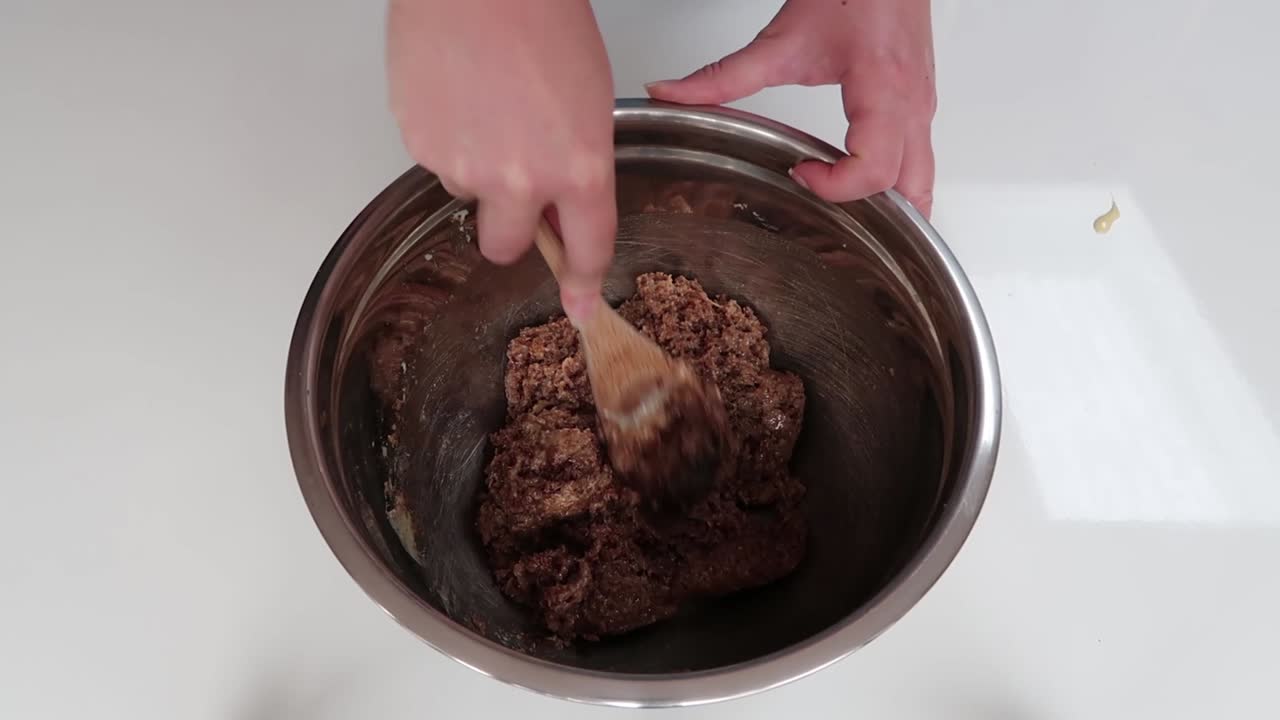 Mixing dry and wet desert slice ingredients