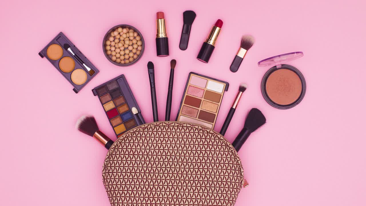 Make up move on pink theme with make up kit. Stop motion