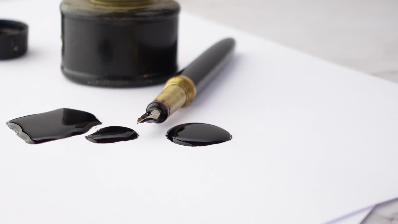 빈티지 펜과 잉크 블로트