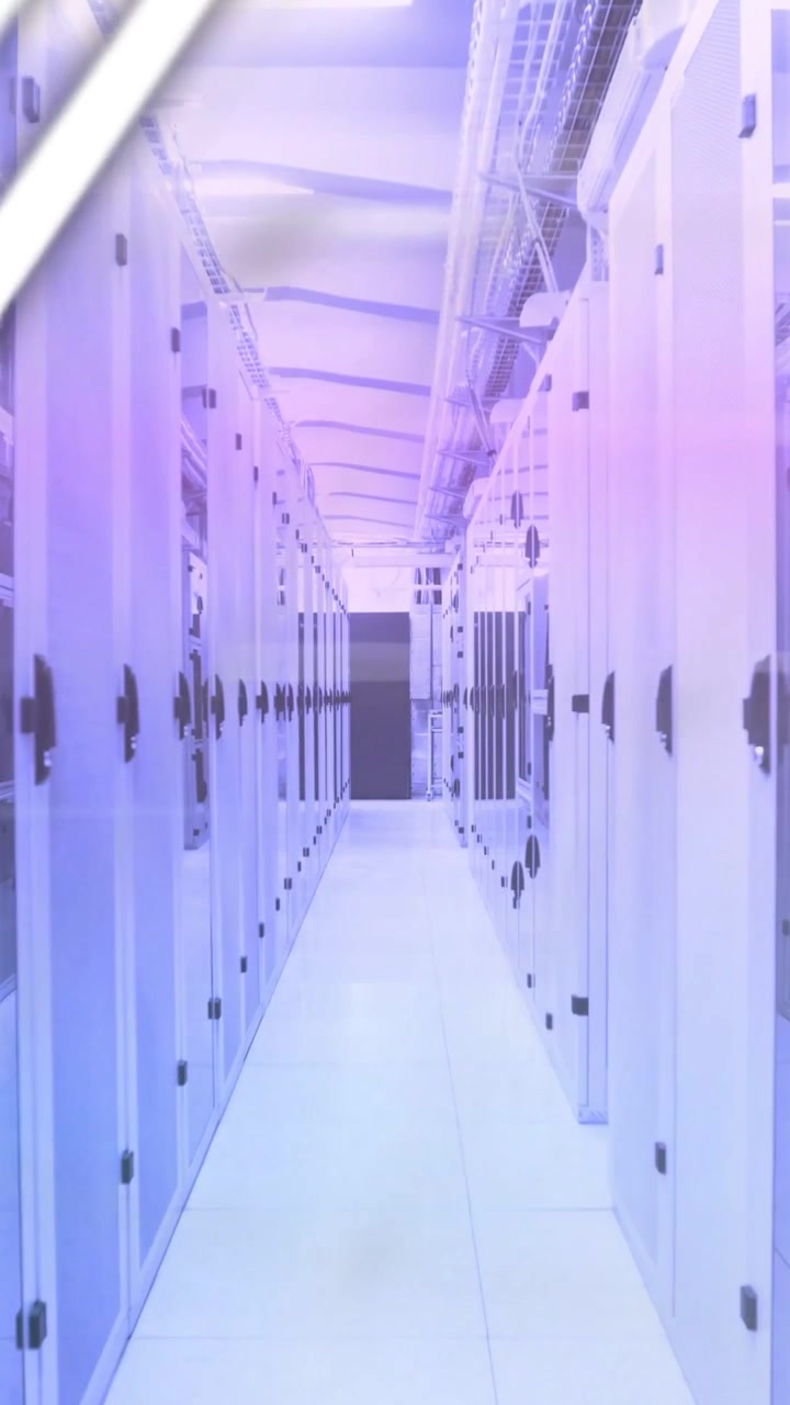 Vertical video: Aisle staying still, console spawning overlays for monitoring, pulsing text pie