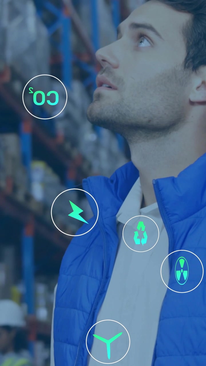 Video verticale: Ispettore in magazzino che guarda in alto, attiva icone AR e registra dati sui costi