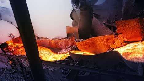 molten metal pouring/casting process