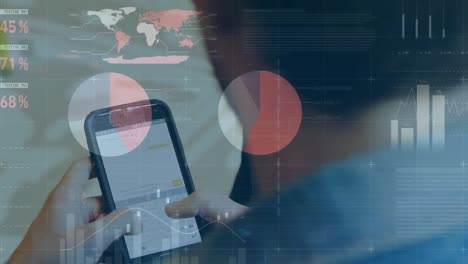 animación del procesamiento de datos estadísticos sobre la vista trasera de un hombre que utiliza un teléfono inteligente