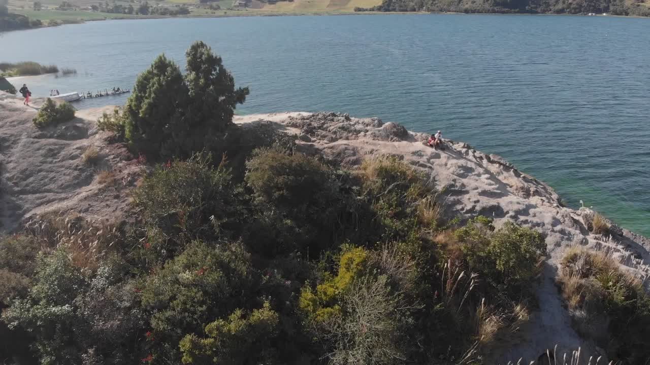 tirar de frente en un lago en colombia