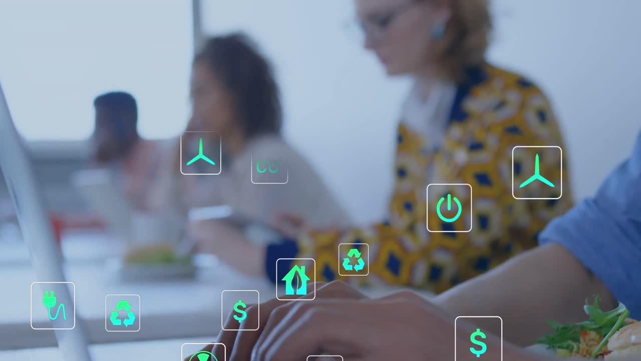 animación de múltiples iconos digitales contra mujer caucásica usando tableta digital en la oficina.