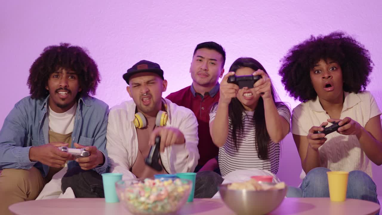 비디오 게임을 하는 친구 들 의 그룹