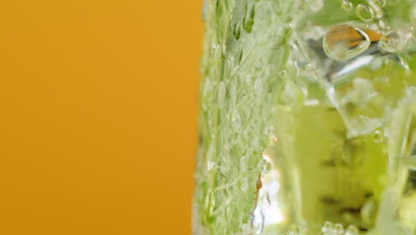refreshing kiwi mint cocktail